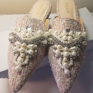 EXQUISITE MULE SLIDES NEW WITH BOX